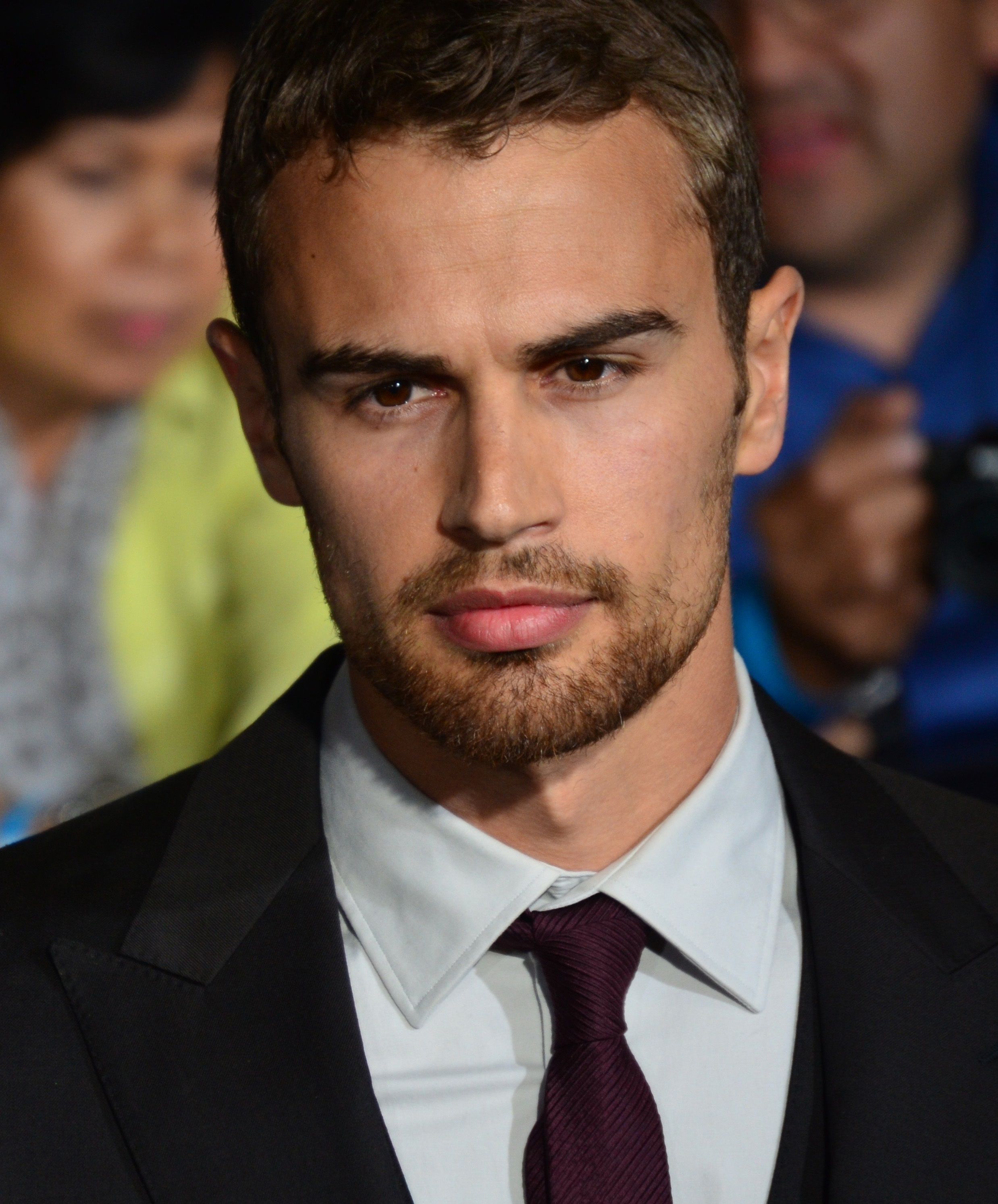 Theo James 